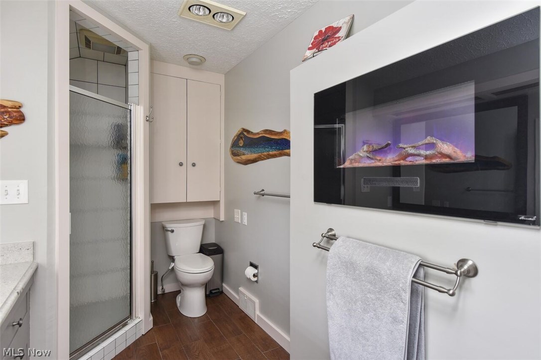 Crescent Drive 02 - Residential