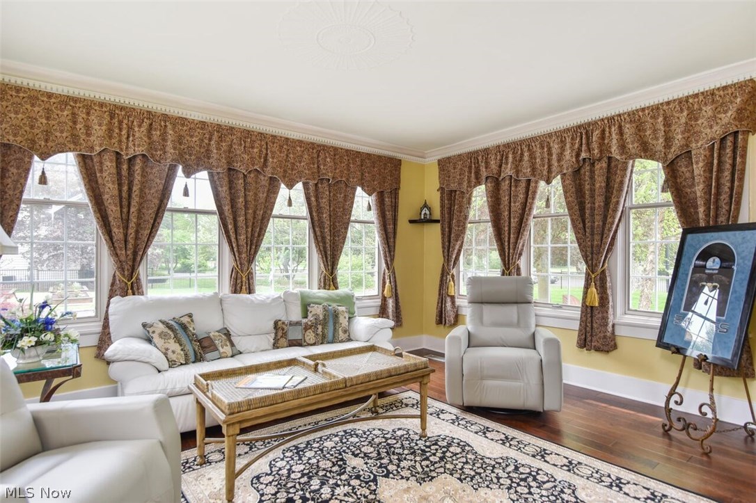 Crescent Drive 02 - Residential