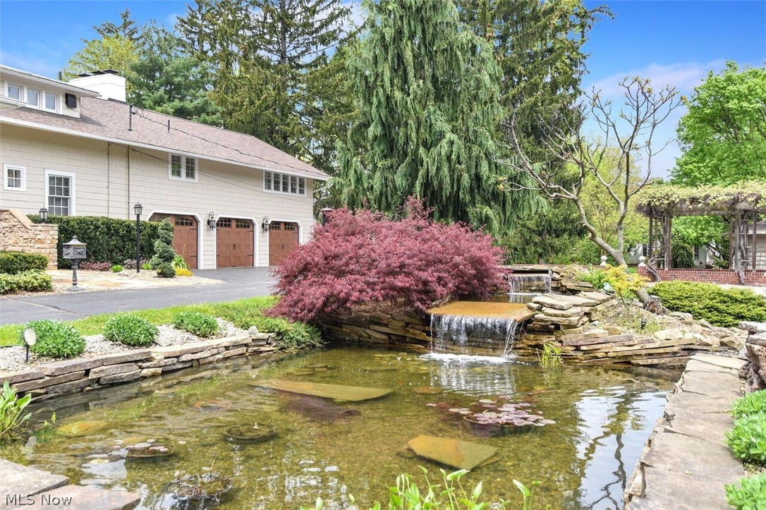 Crescent Drive 02 - Residential