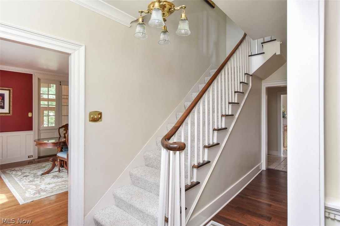 Crescent Drive 02 - Residential