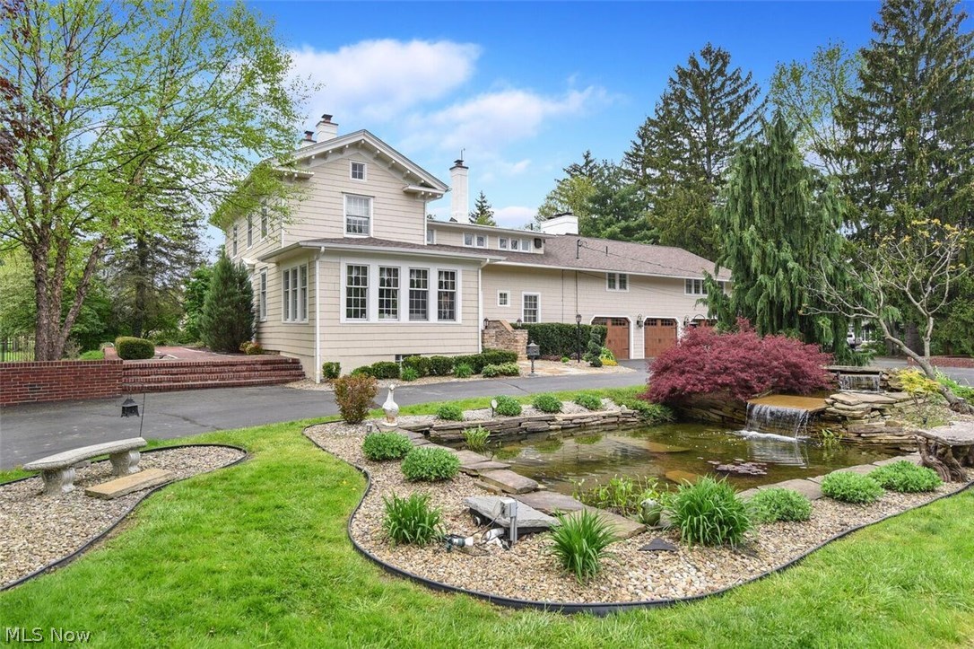 Crescent Drive 02 - Residential