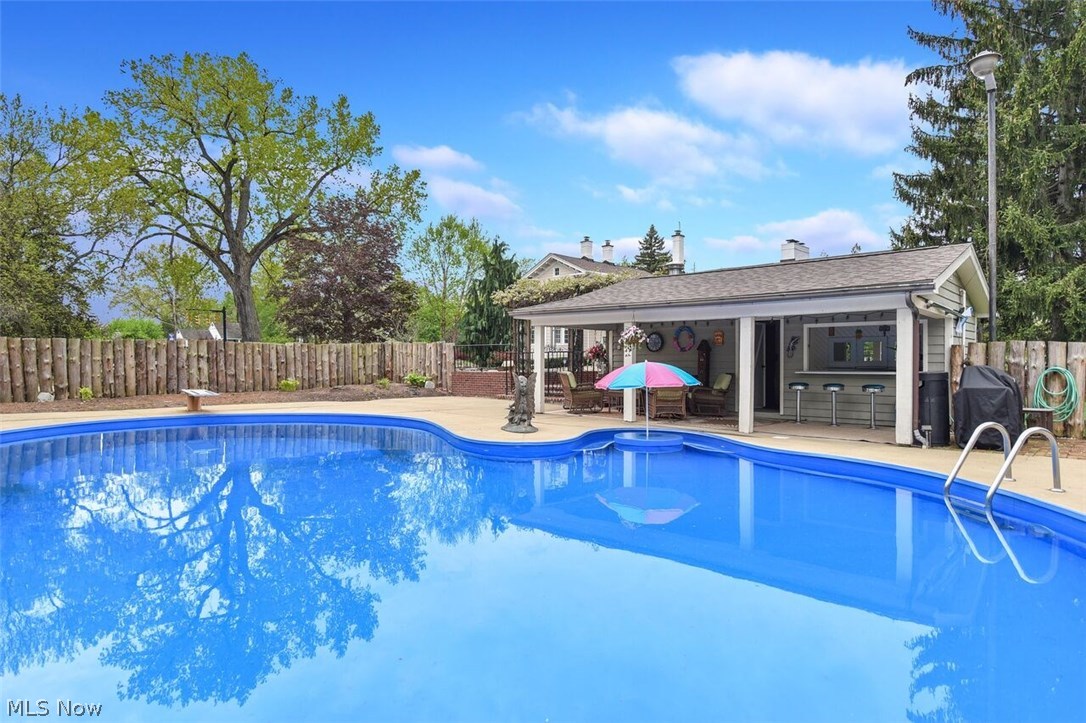 Crescent Drive 02 - Residential