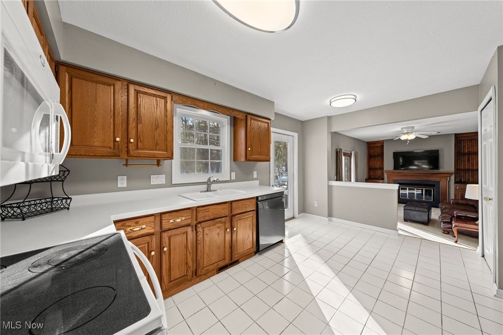 Photo of 9201 Old Meadow Drive, Chagrin Falls, OH 44023 (MLS # 5176136)