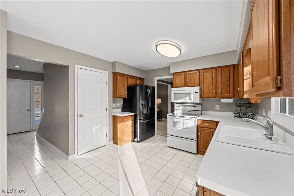 Photo of 9201 Old Meadow Drive, Chagrin Falls, OH 44023 (MLS # 5176136)