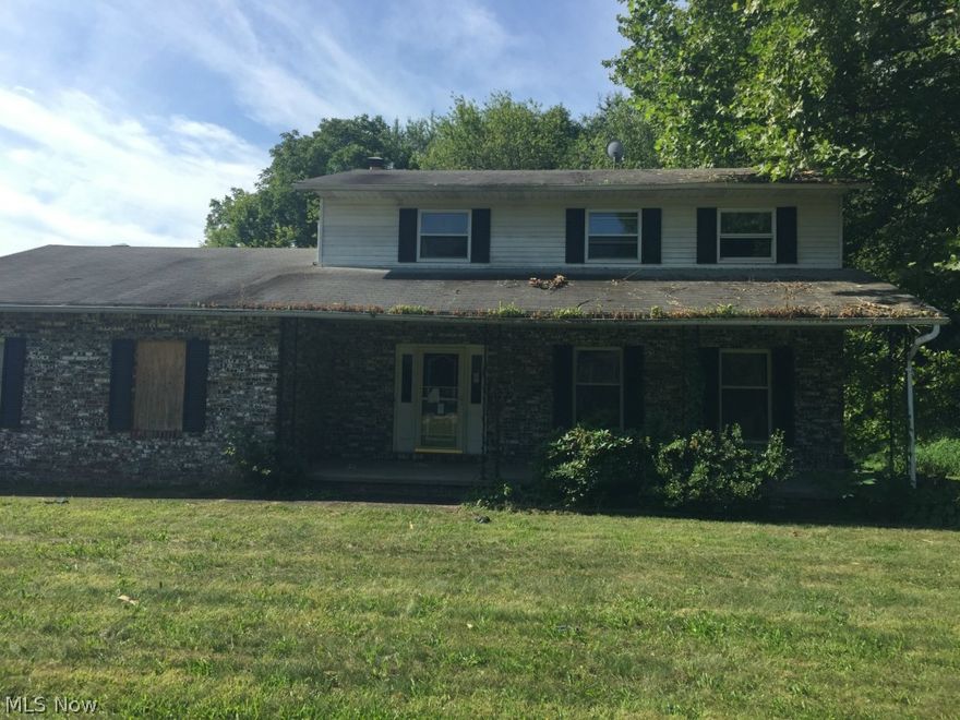 Cash or renovation financing ONLY.  Home needs updated from top to bottom.  Good suburban location in established residential neighborhood.