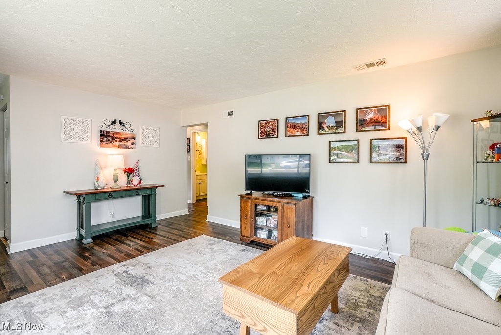 2606 Overbrook Road, Cuyahoga Falls, Ohio image 6