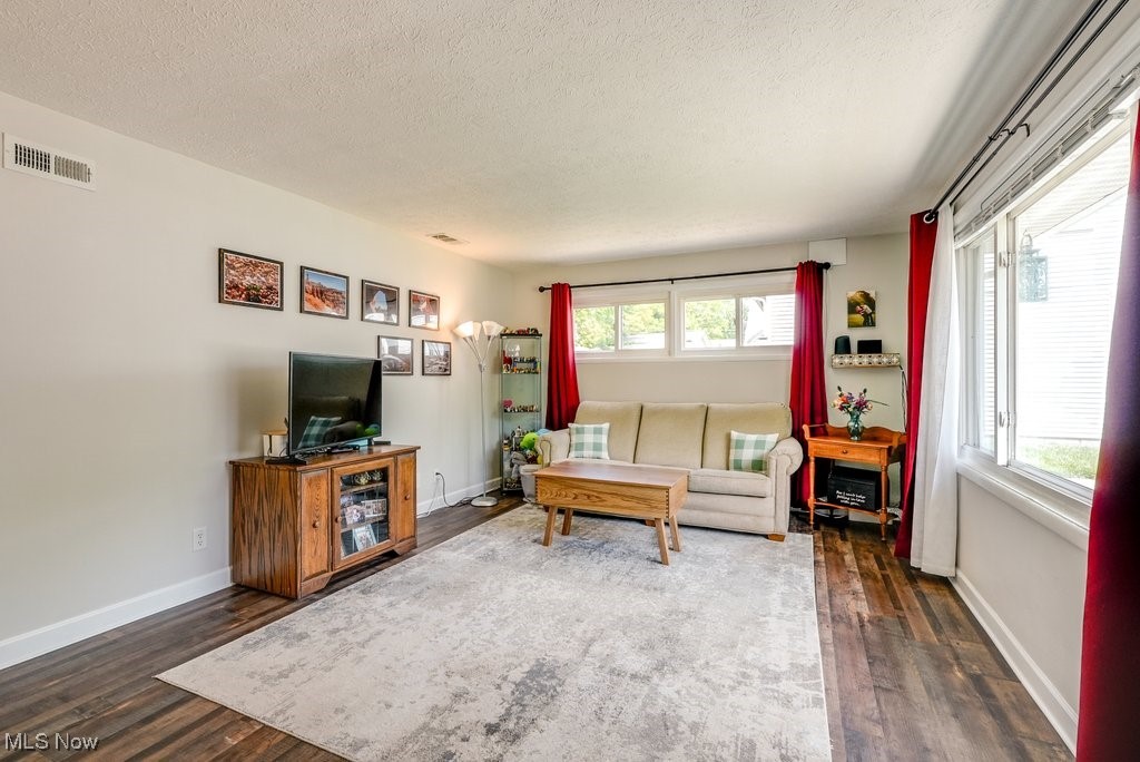 2606 Overbrook Road, Cuyahoga Falls, Ohio image 4