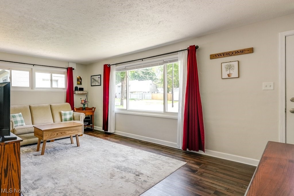 2606 Overbrook Road, Cuyahoga Falls, Ohio image 3
