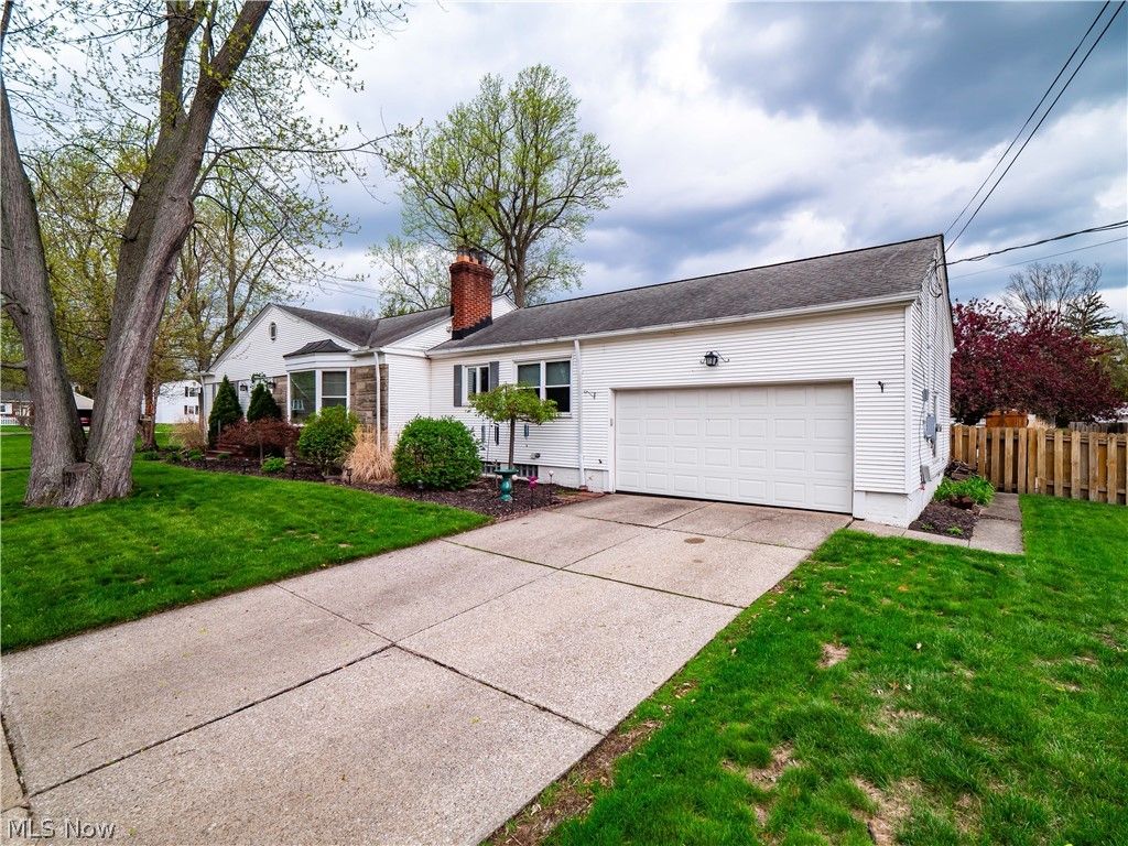 Photo of 4765 W 220th Street, Fairview Park, OH 44126 (MLS # 5203401)