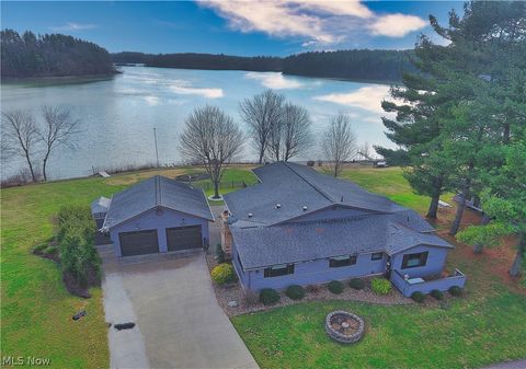 Homes For Sale - 1251 Arrowhead Drive<br/> Dellroy, OH 44620