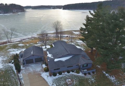 1251 Arrowhead Drive SW Dellroy OH 44620