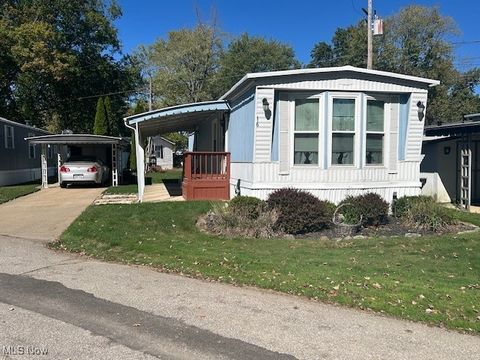 16 Van Ess Drive, Olmsted Twp, OH 44138 - #: 5164888