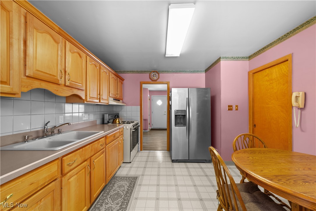 1070 Westwood Drive, Willoughby, Ohio image 16
