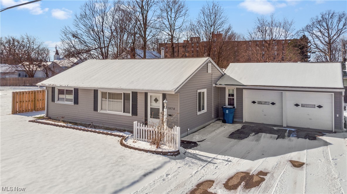 1070 Westwood Drive, Willoughby, Ohio image 2