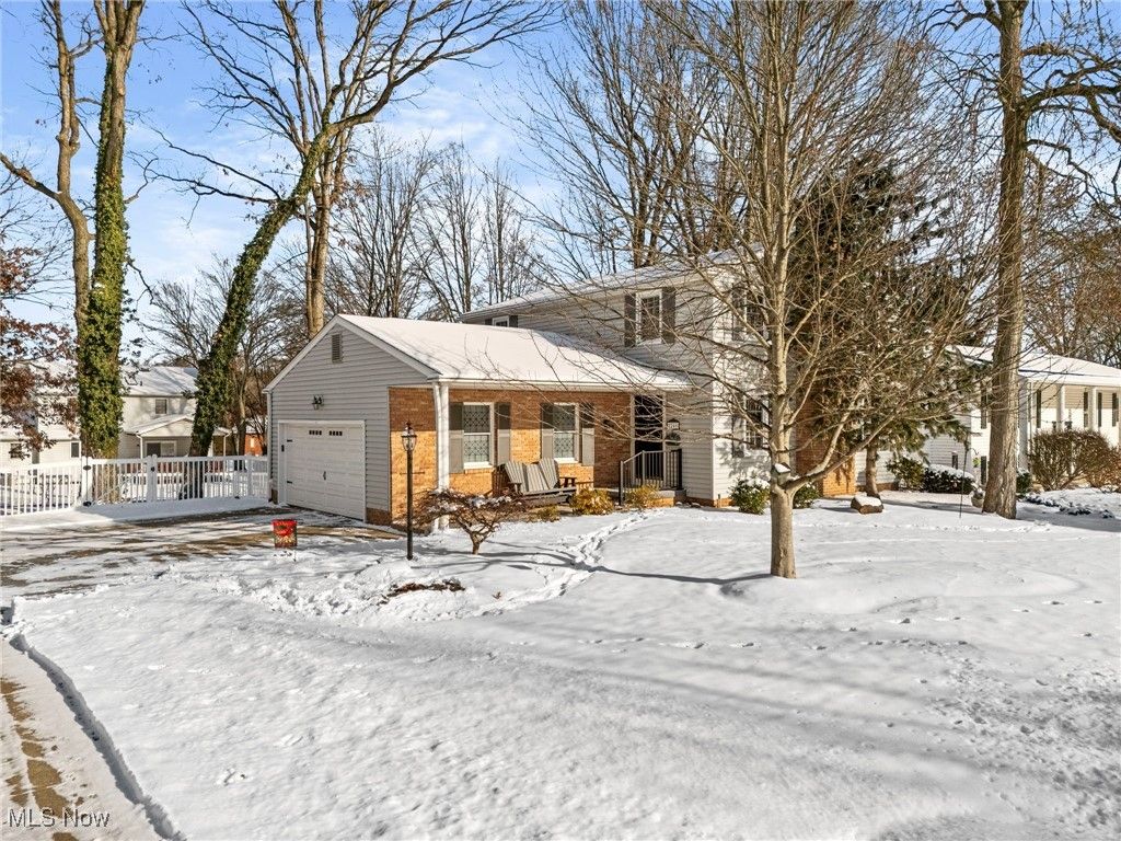 Photo of 2246 Stoner Avenue NE, Massillon, OH 44646 (MLS # 5177778)