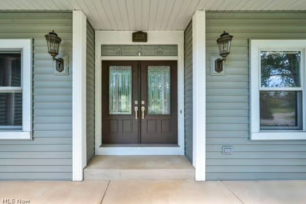 Photo of 3223 Evelynton Place E, Stow, OH 44224 (MLS # 5222354)