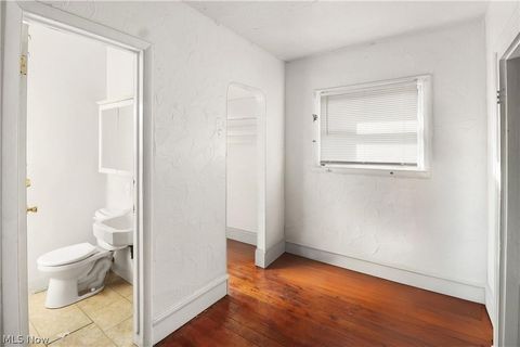 Tiny photo for 511 Brown Street, Akron, OH 44311 (MLS # 5202792)