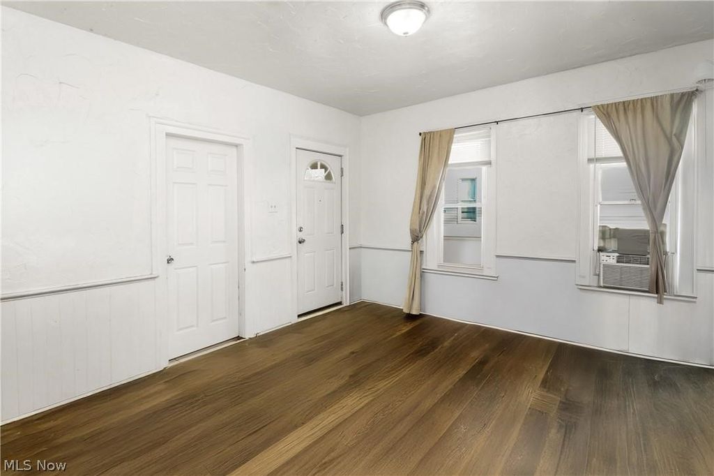 Photo of 511 Brown Street, Akron, OH 44311 (MLS # 5202792)