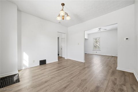 Tiny photo for 333 Lloyd Street, Akron, OH 44301 (MLS # 5184928)