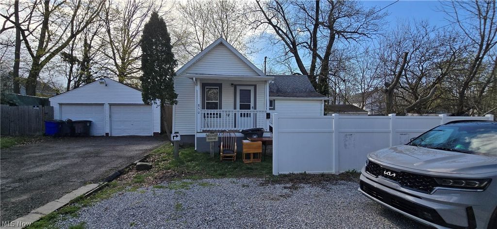 Photo of 850 Kling Street, Akron, OH 44311 (MLS # 5214605)