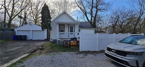 Homes For Sale - 850 Kling Street<br/> Summit County, Akron, OH 44311