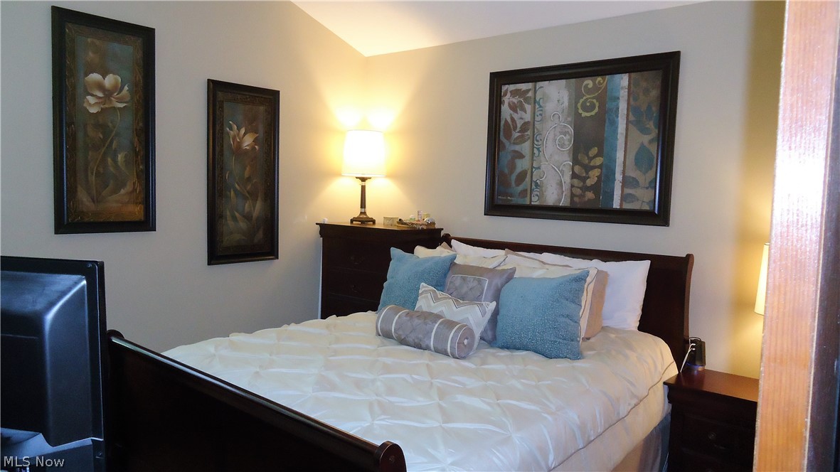 Huntington Rdg Condos - Residential