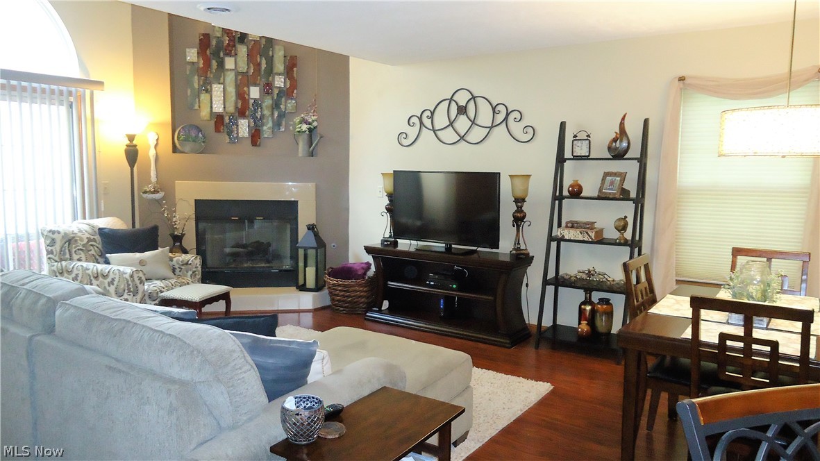 Huntington Rdg Condos - Residential