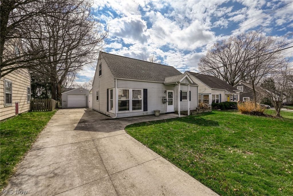 Photo of 1266 Curtis Avenue, Cuyahoga Falls, OH 44221 (MLS # 5194722)