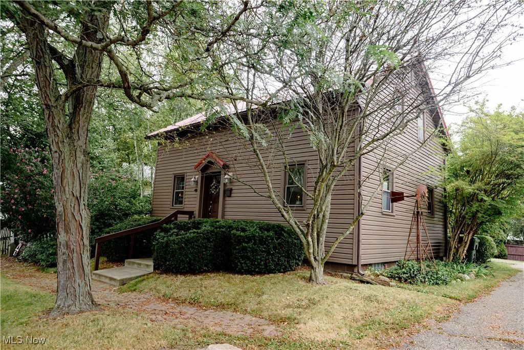 Photo of 229 Liberty Street W, East Canton, OH 44730 (MLS # 5168228)