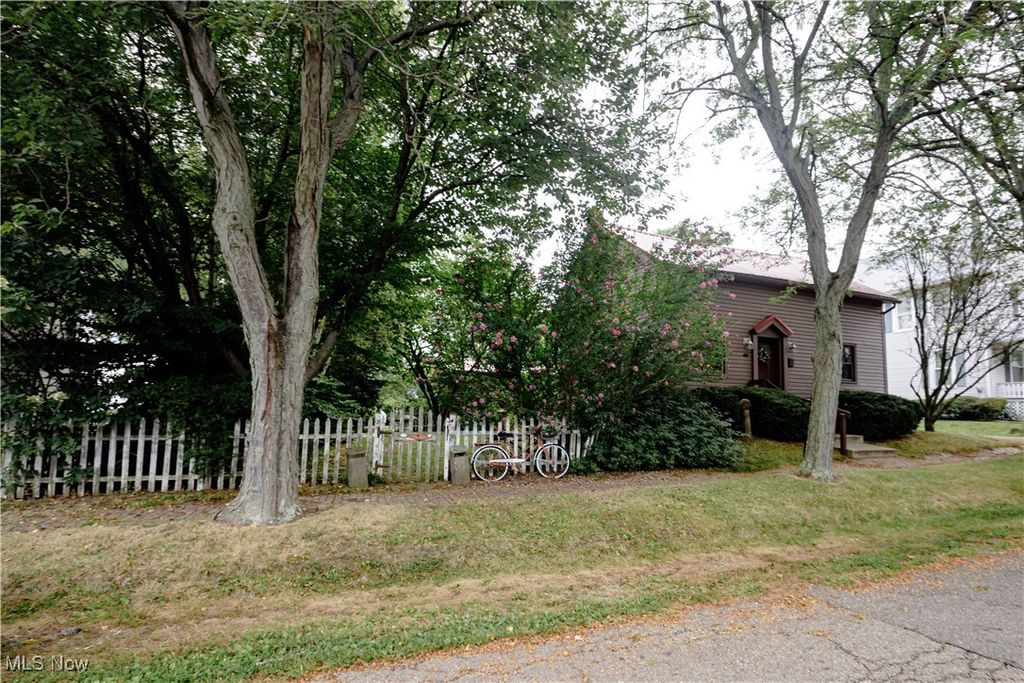 Photo of 229 Liberty Street W, East Canton, OH 44730 (MLS # 5168228)