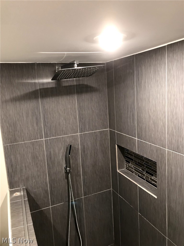 Drost-Simon Hms Inc Strongsvil - Residential