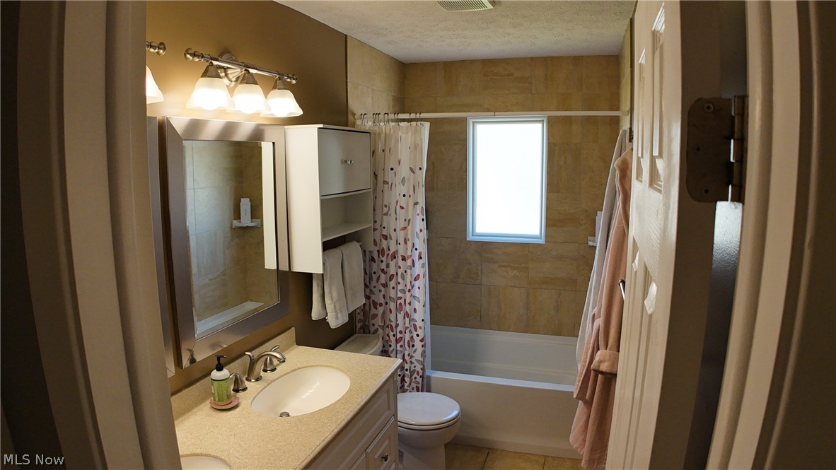 Drost-Simon Hms Inc Strongsvil - Residential