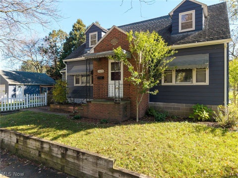 Tiny photo for 2875 Pikes Avenue, Akron, OH 44314 (MLS # 5255242)