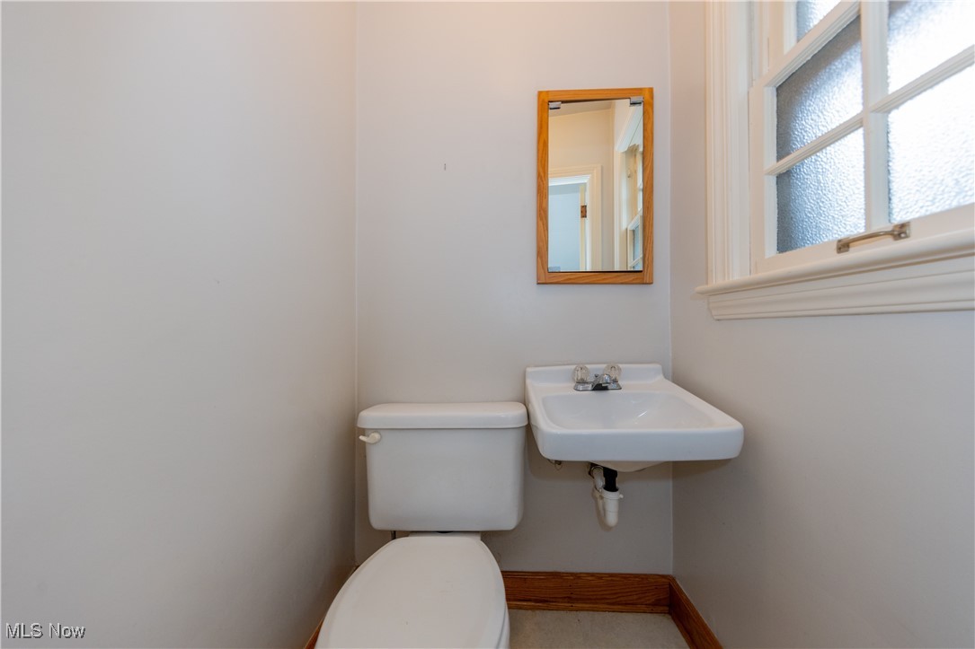 University Heights, Ohio 44118, United States, 3 Bedrooms Bedrooms, ,2 BathroomsBathrooms,Residential,Pending,153549