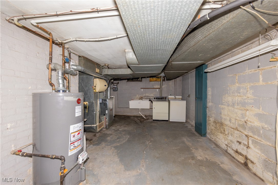 University Heights, Ohio 44118, United States, 3 Bedrooms Bedrooms, ,2 BathroomsBathrooms,Residential,Pending,153549