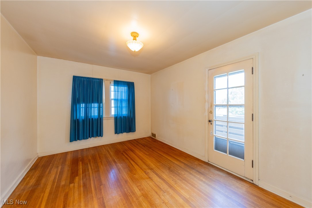 University Heights, Ohio 44118, United States, 3 Bedrooms Bedrooms, ,2 BathroomsBathrooms,Residential,Pending,153549