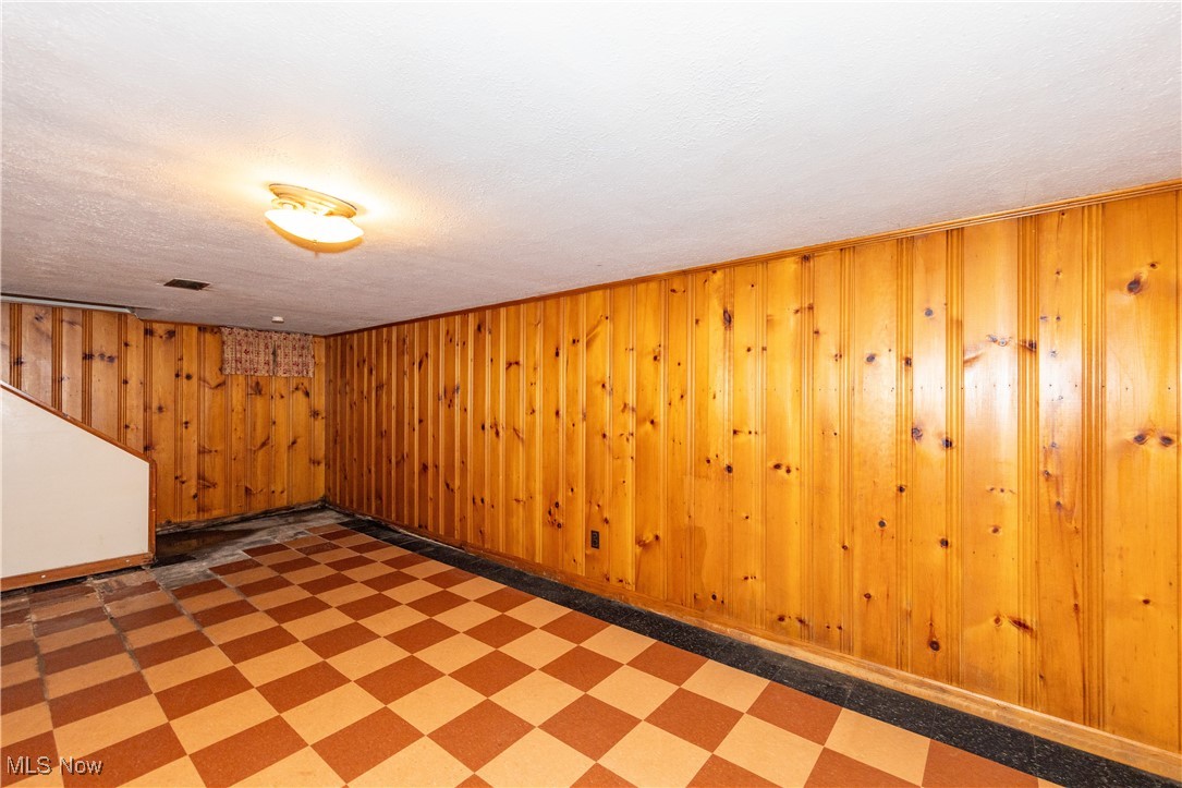 University Heights, Ohio 44118, United States, 3 Bedrooms Bedrooms, ,2 BathroomsBathrooms,Residential,Pending,153549