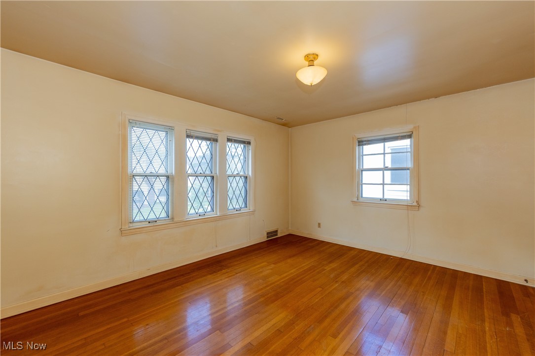 University Heights, Ohio 44118, United States, 3 Bedrooms Bedrooms, ,2 BathroomsBathrooms,Residential,Pending,153549