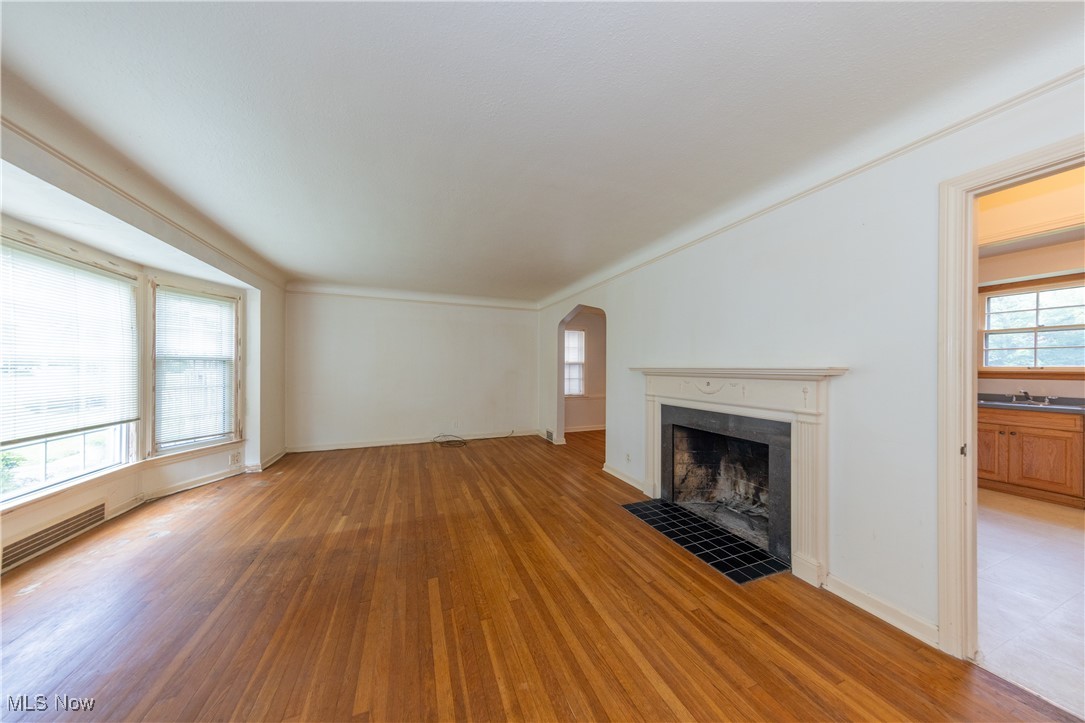 University Heights, Ohio 44118, United States, 3 Bedrooms Bedrooms, ,2 BathroomsBathrooms,Residential,Pending,153549