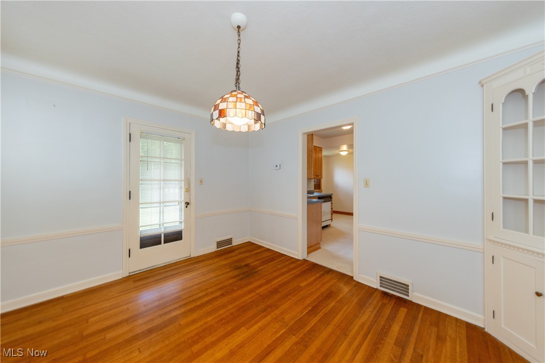 University Heights, Ohio 44118, United States, 3 Bedrooms Bedrooms, ,2 BathroomsBathrooms,Residential,Pending,153549