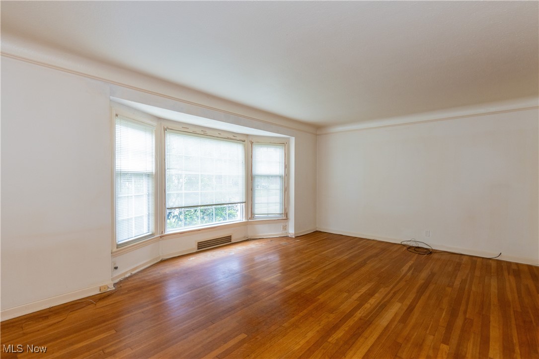 University Heights, Ohio 44118, United States, 3 Bedrooms Bedrooms, ,2 BathroomsBathrooms,Residential,Pending,153549