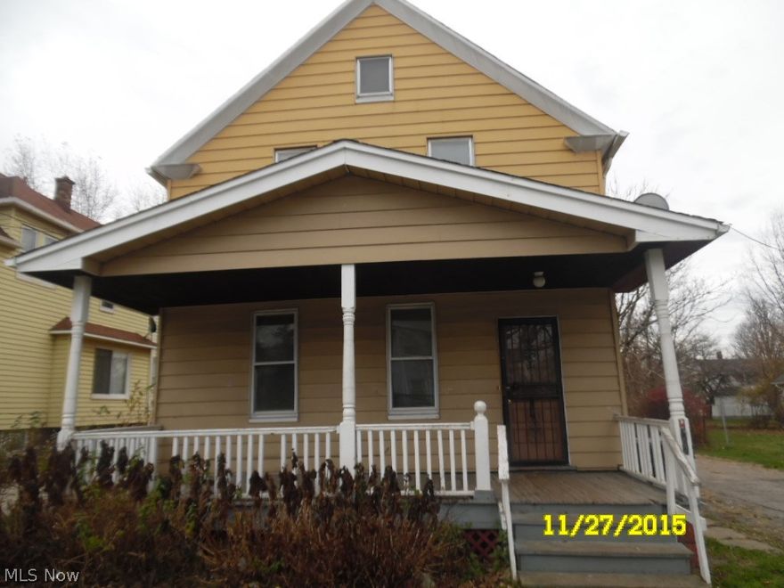 Great investment property. Large Two family Colonial with 2 bedrooms down, 2 bedrooms up. priced according to condition of the home. Bring your personal touches and remodeling ideas.