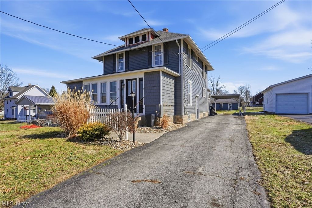 Photo of 209 Pleasant Street, Bellevue, OH 44811 (MLS # 5189038)