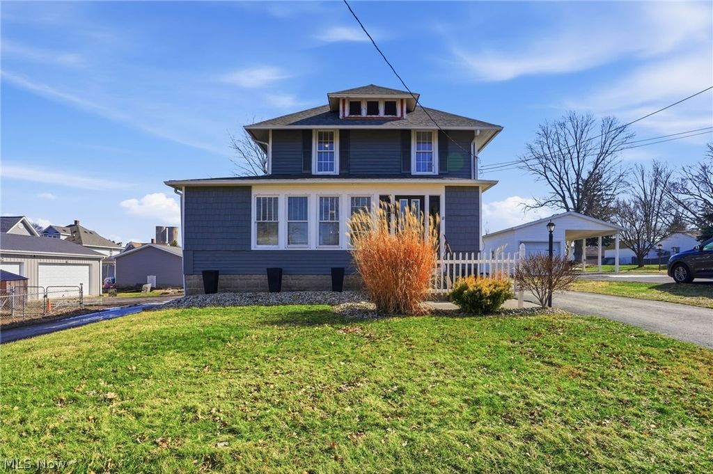 Photo of 209 Pleasant Street, Bellevue, OH 44811 (MLS # 5189038)