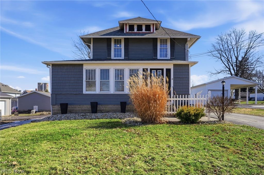 Photo of 209 Pleasant Street, Bellevue, OH 44811 (MLS # 5189038)