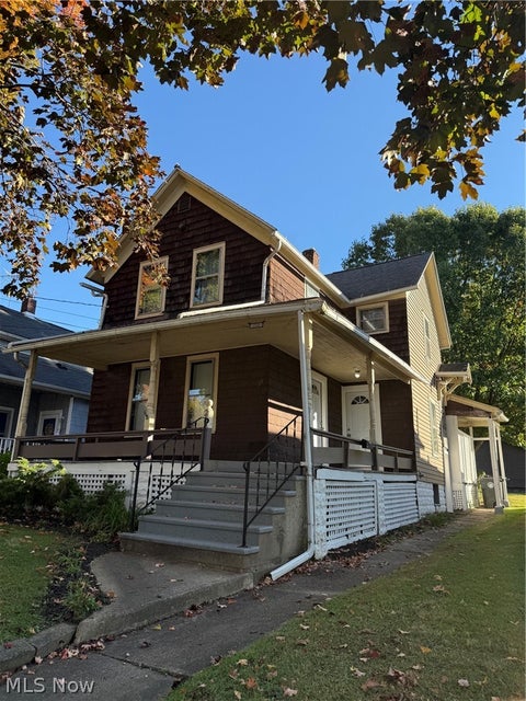 Photo of 233 Westwood Avenue, Akron, OH 44302 (MLS # 5254814)