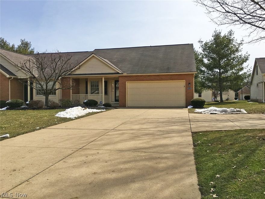 Clean unit in the "Villas at Quail Hill". First floor great room, master bedroom/bath and sunroom to deck. Second story loft and guest room with private bath. Two car attached garage with concrete guest parking. 3/18 stove, 2 yrs. professionally interior paint, carpet and updated furnace. Expressway access, shopping and dining all within minutes. Attractive area of living!