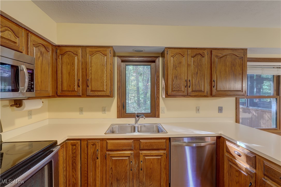 Strongsville, Ohio 44149, United States, 4 Bedrooms Bedrooms, ,4 BathroomsBathrooms,Residential,Active,218333