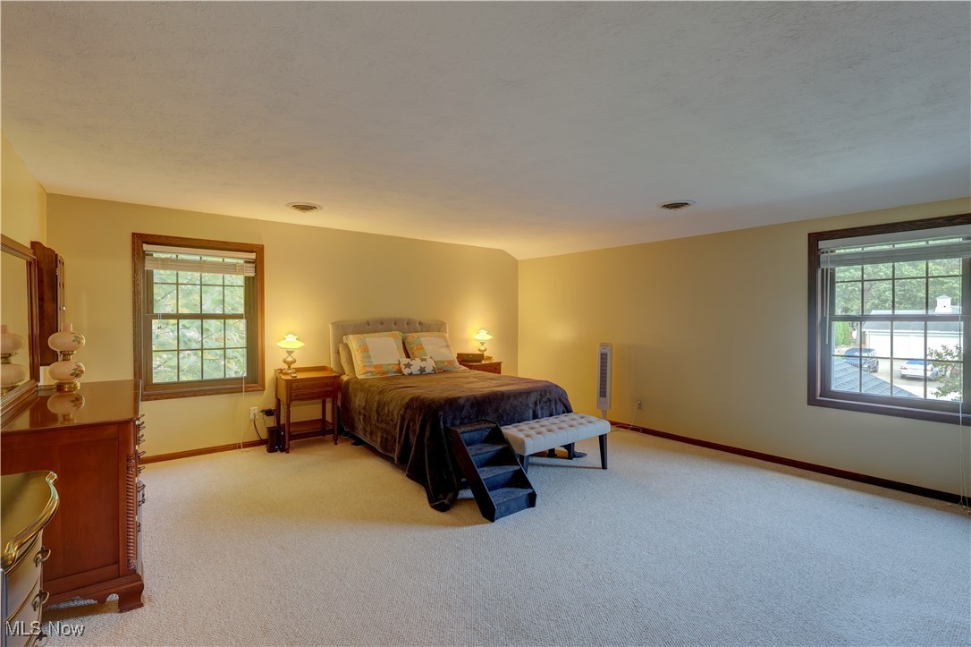 Strongsville, Ohio 44149, United States, 4 Bedrooms Bedrooms, ,4 BathroomsBathrooms,Residential,Active,218333
