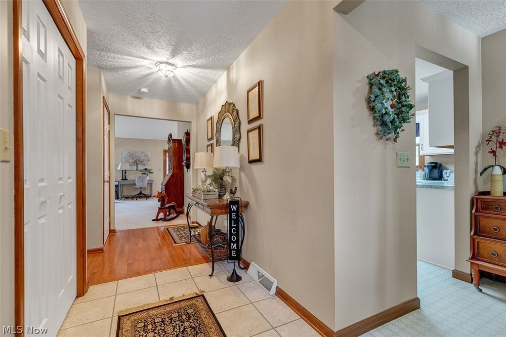 Photo of 4623 Queen Anne Avenue, Lorain, OH 44052 (MLS # 5188008)